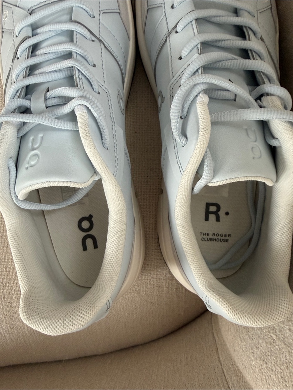 On The Roger Advantage- Light Blue Low-Top Sneakers - Picture 2 of 7